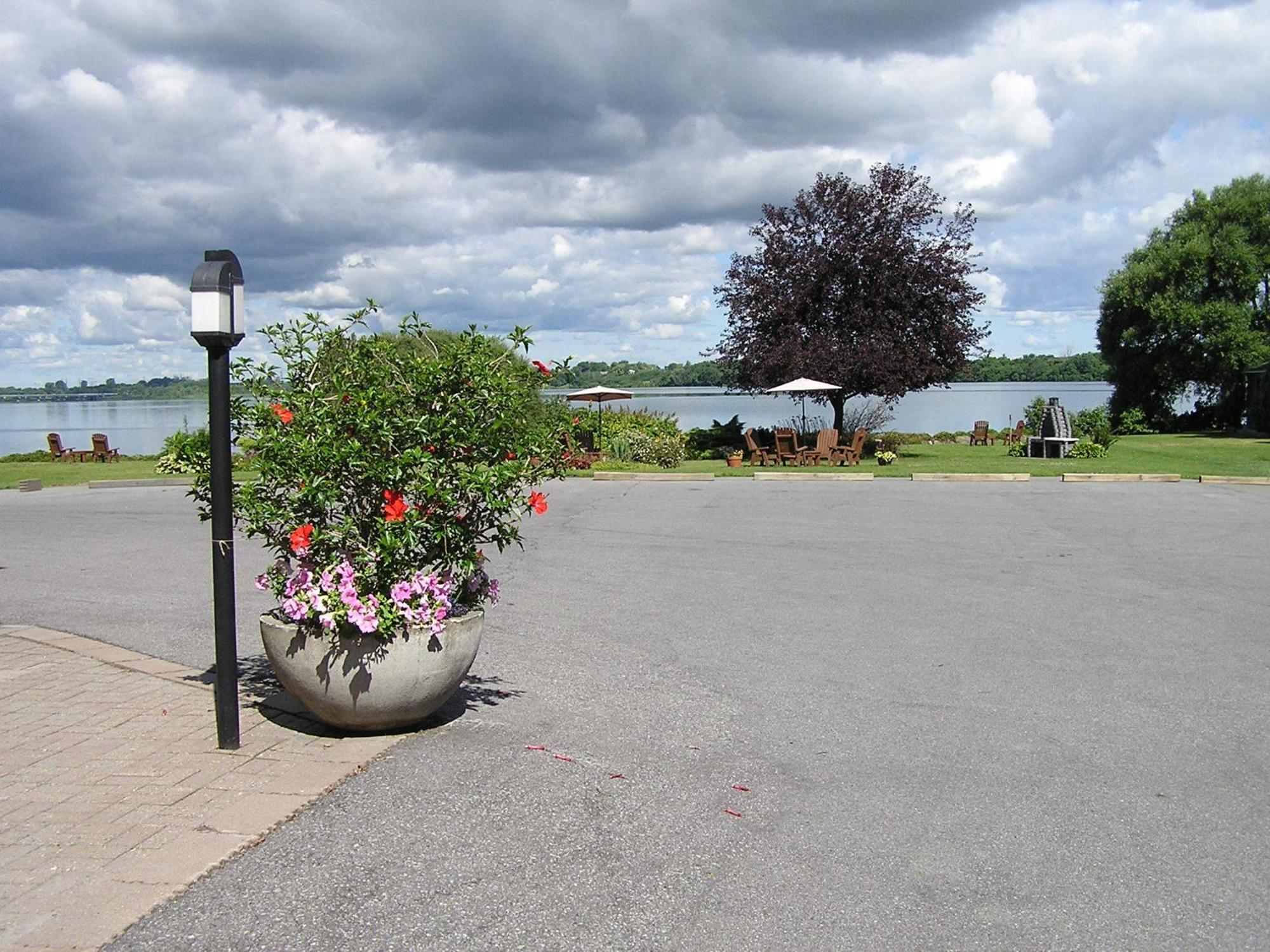 Hotel Oasis Lac St-Louis Salaberry-de-Valleyfield Kültér fotó
