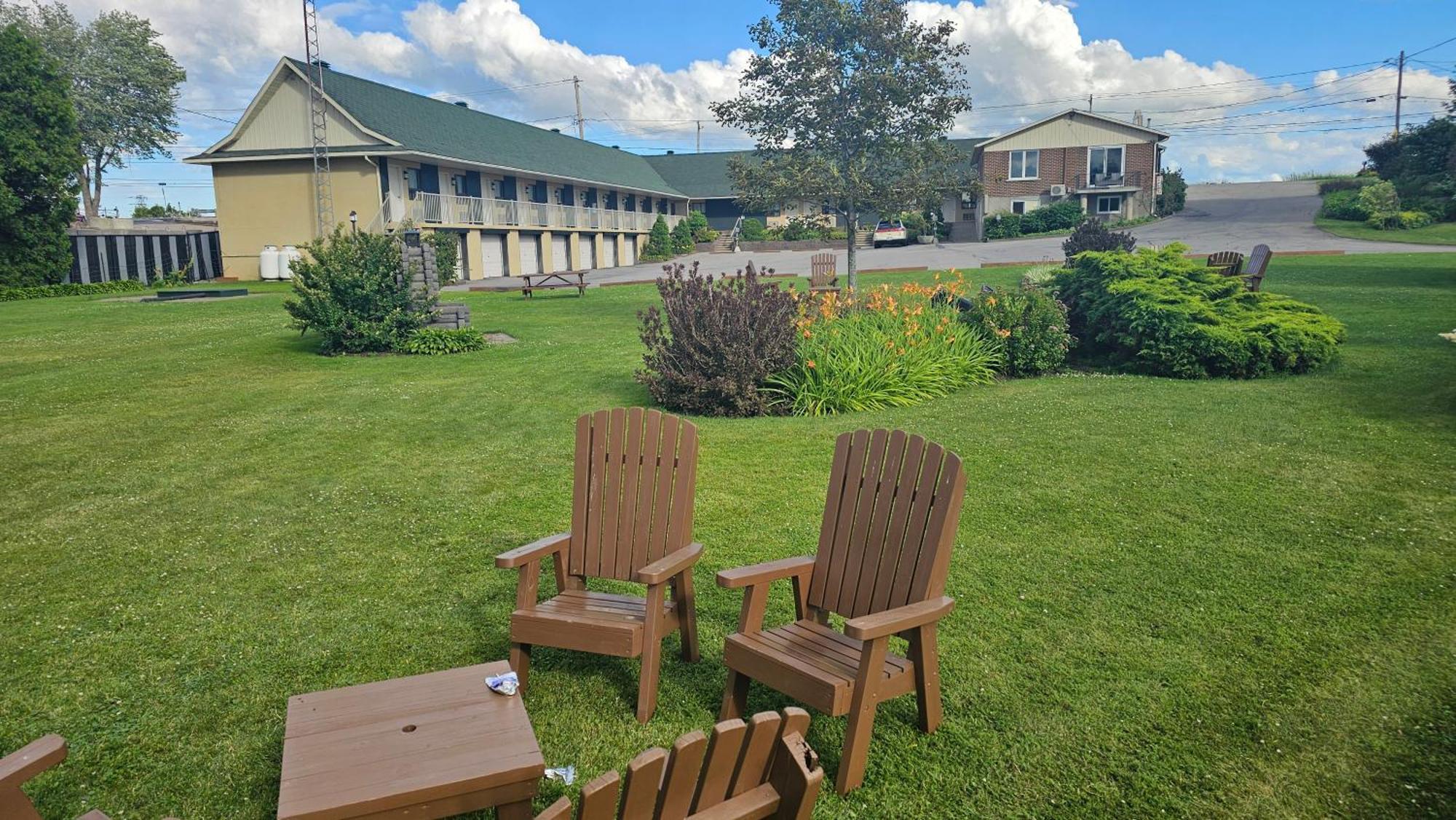 Hotel Oasis Lac St-Louis Salaberry-de-Valleyfield Kültér fotó
