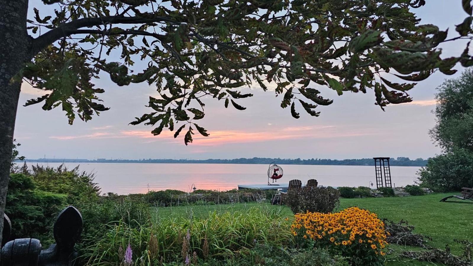 Hotel Oasis Lac St-Louis Salaberry-de-Valleyfield Kültér fotó