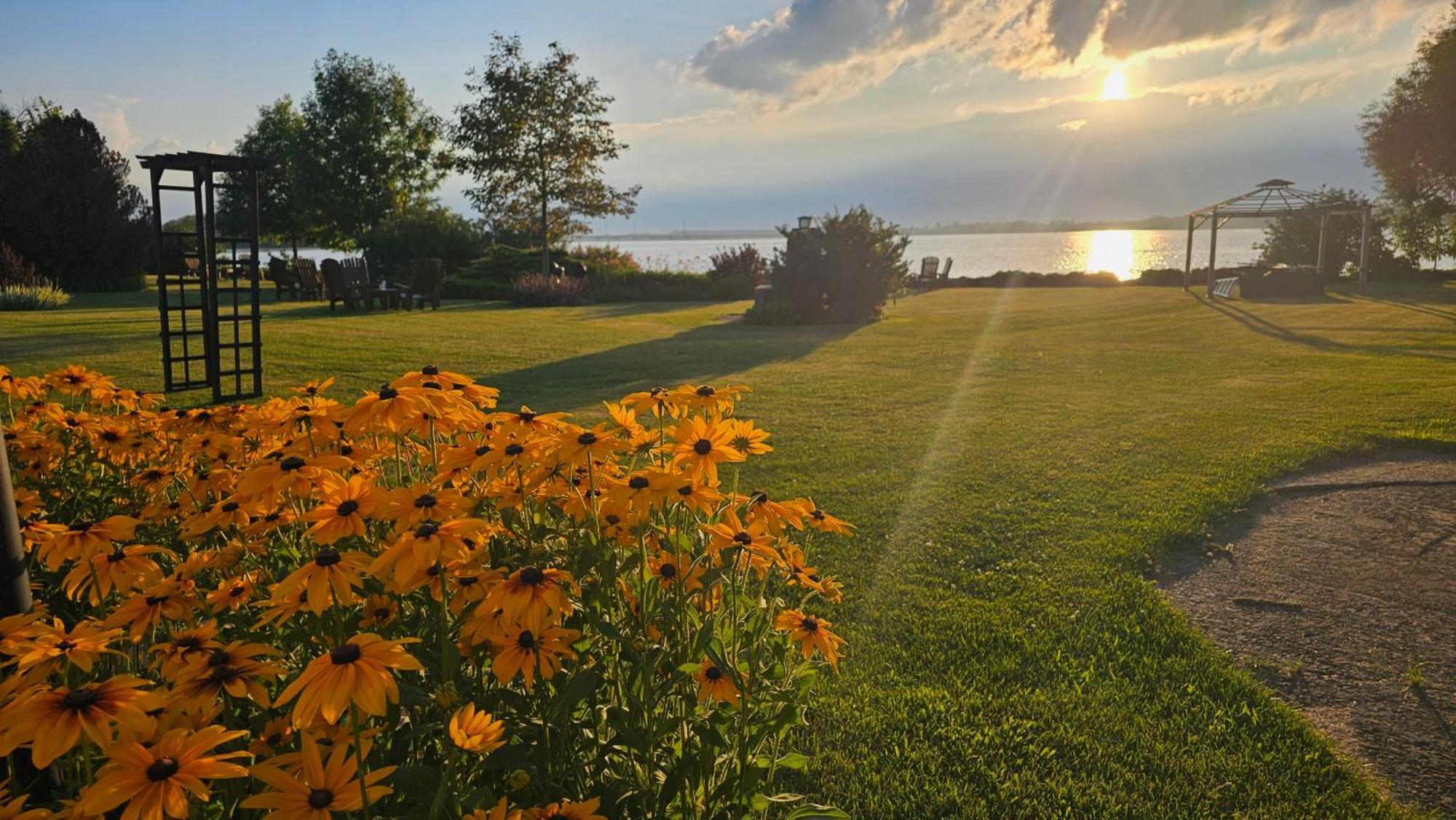 Hotel Oasis Lac St-Louis Salaberry-de-Valleyfield Kültér fotó