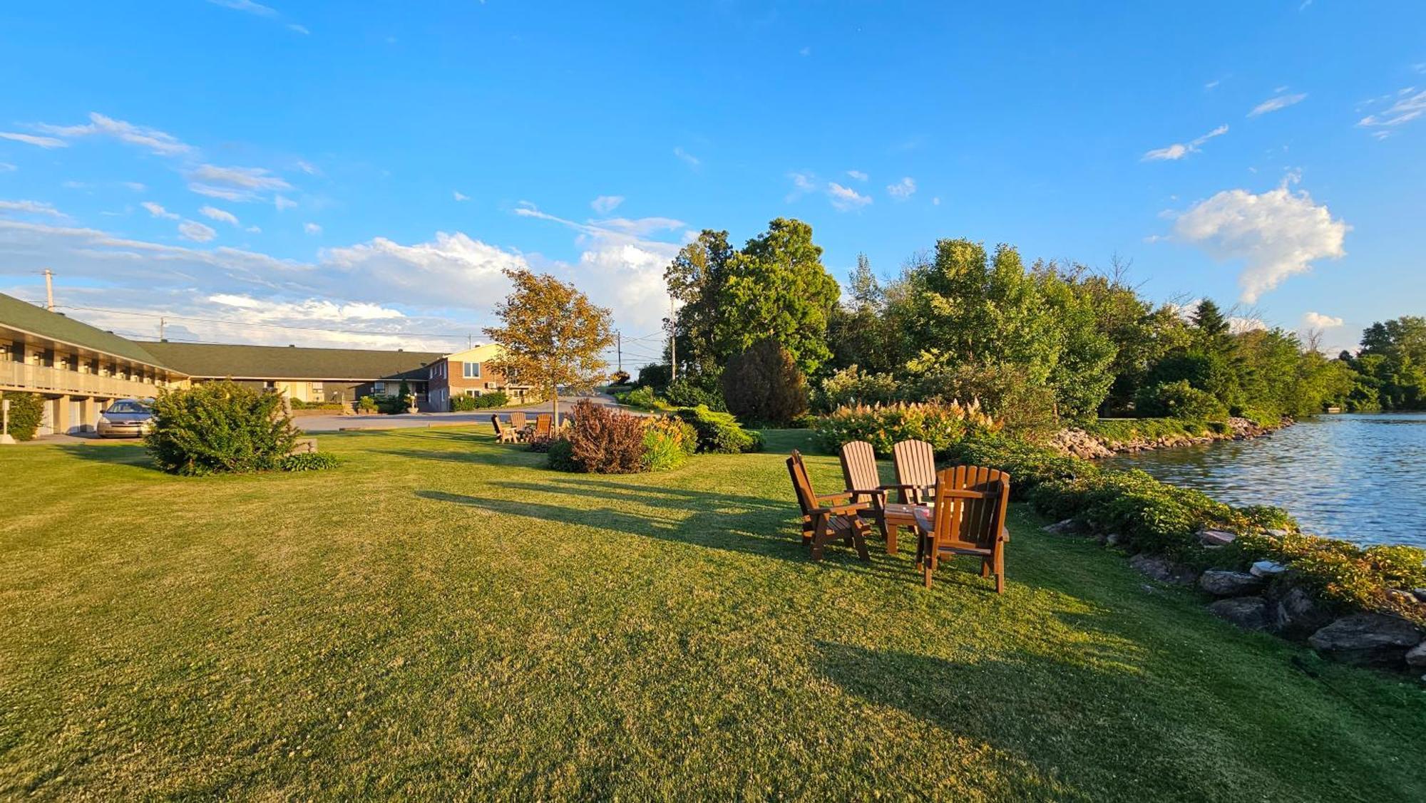 Hotel Oasis Lac St-Louis Salaberry-de-Valleyfield Kültér fotó