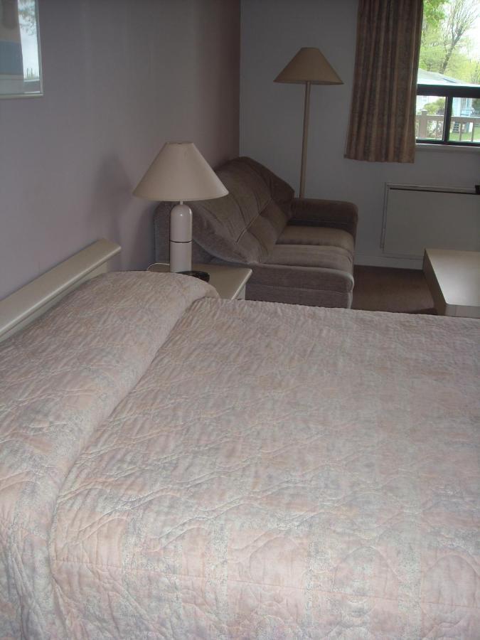 Hotel Oasis Lac St-Louis Salaberry-de-Valleyfield Szoba fotó